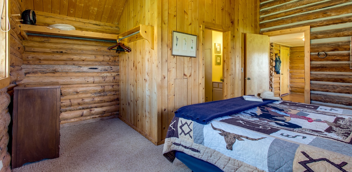 Navajo cabin master bedroom